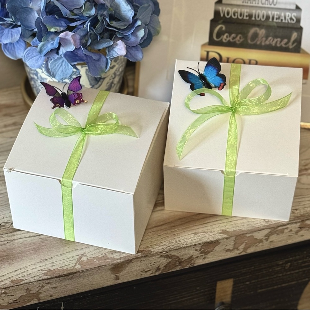 Hand Crafted Lemon Oyster Shell Ornament - Picture 4 of 4